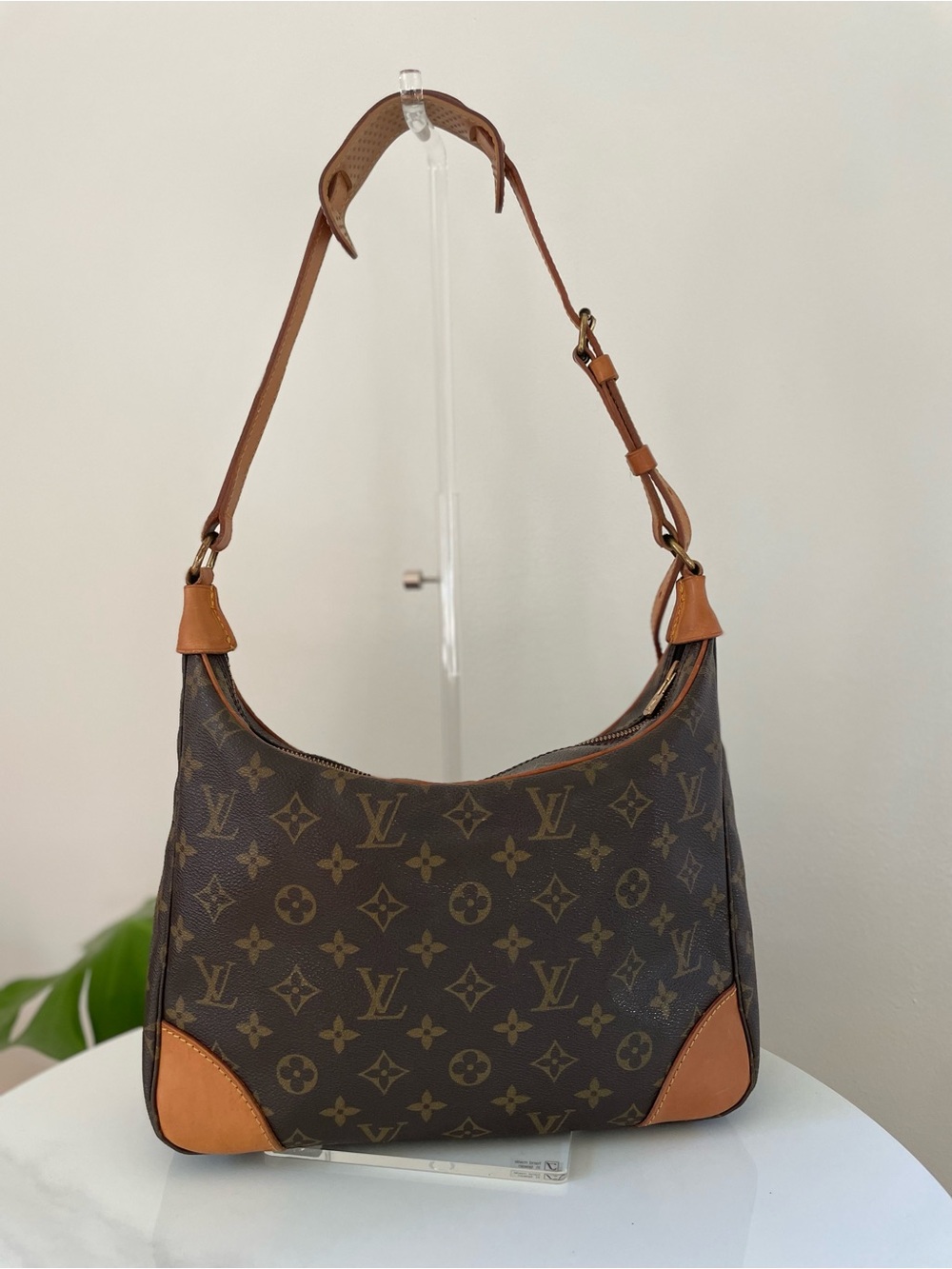 Louis Vuitton Monogram Canvas Shoulder Bag with Vachetta Trim - Picture 2 of 12